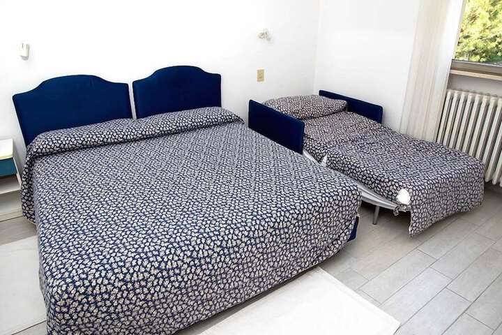 Room 9 of 67