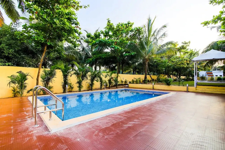 Pool 12 of 17