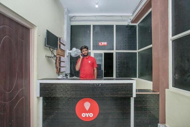 OYO Sri Guru Residency