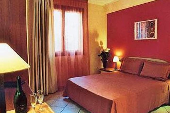 Room 6 of 53