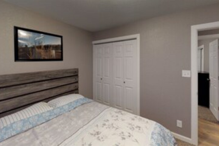 Room 9 of 12