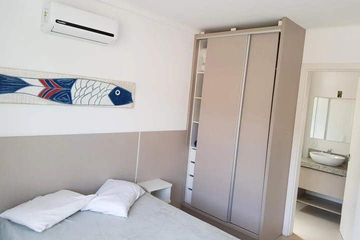 Room 2 of 19