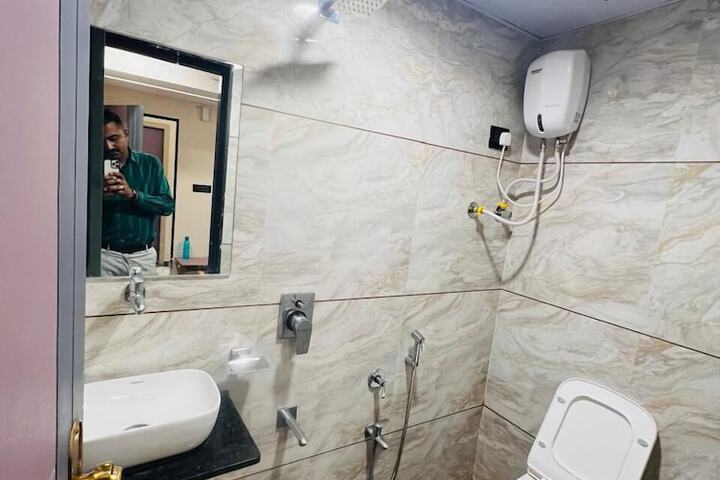 Room 15 of 23