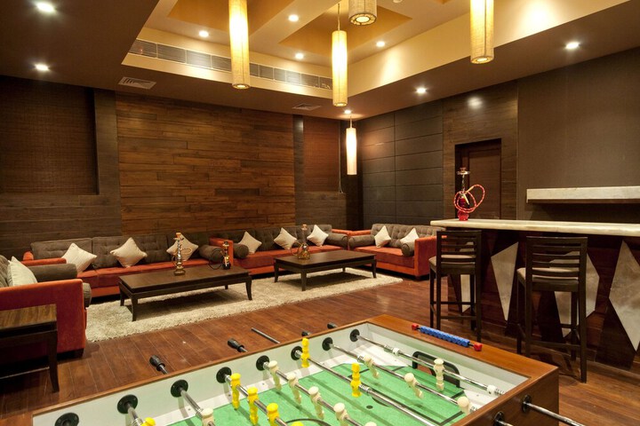 Lounge 70 of 83