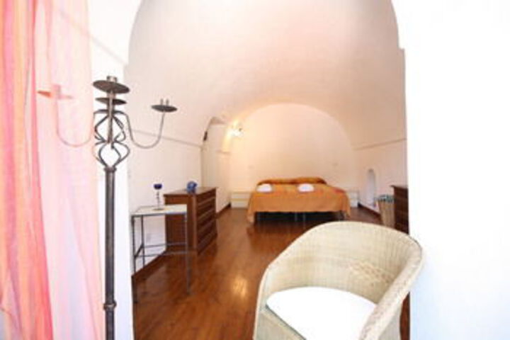 Room 14 of 33