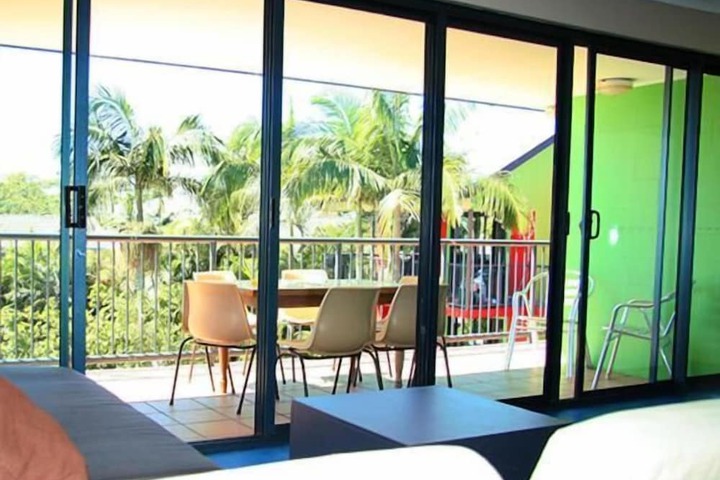 Room 6 of 28