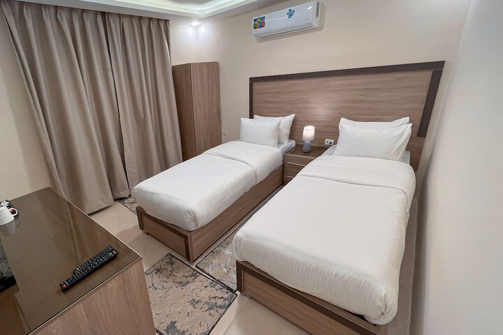 Room 8 of 30