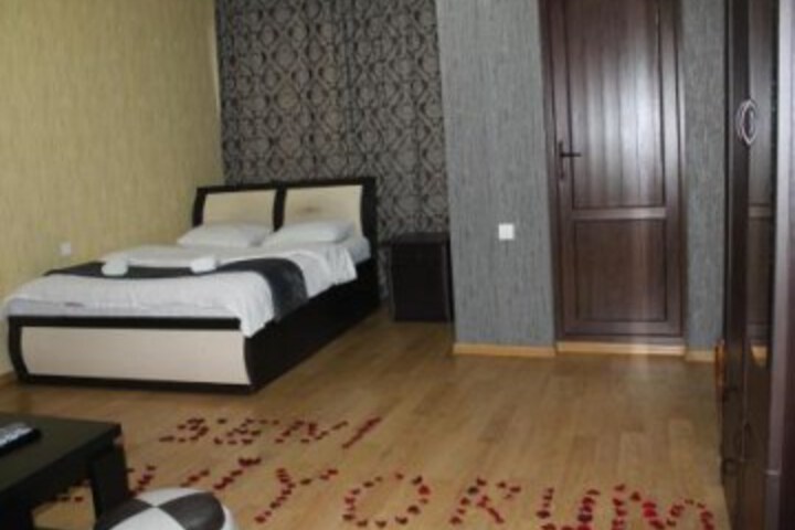 Room 12 of 32