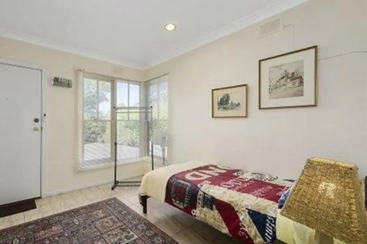 Room 6 of 20