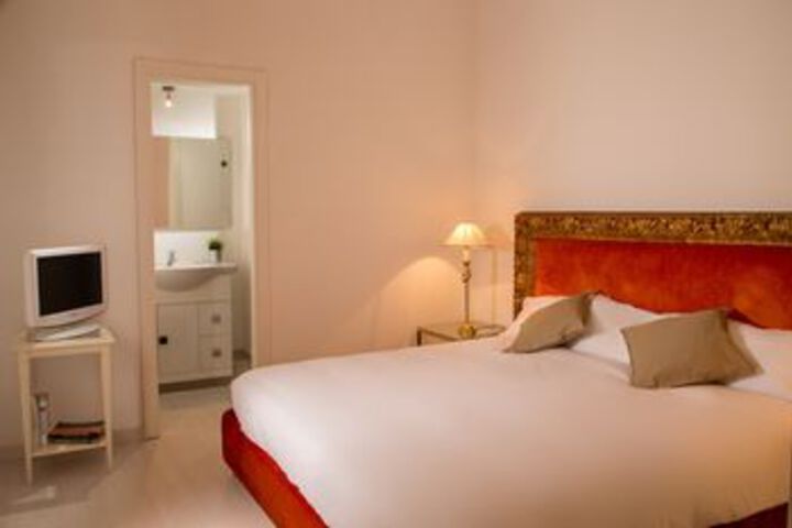 Room 4 of 20