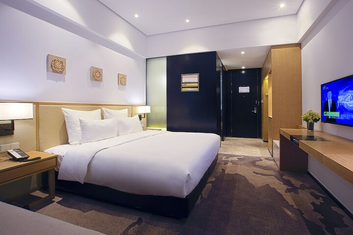 Room 9 of 19