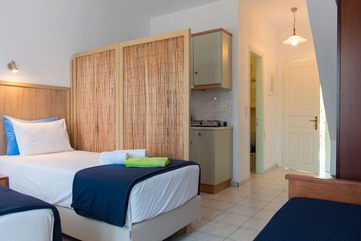 Room 42 of 195