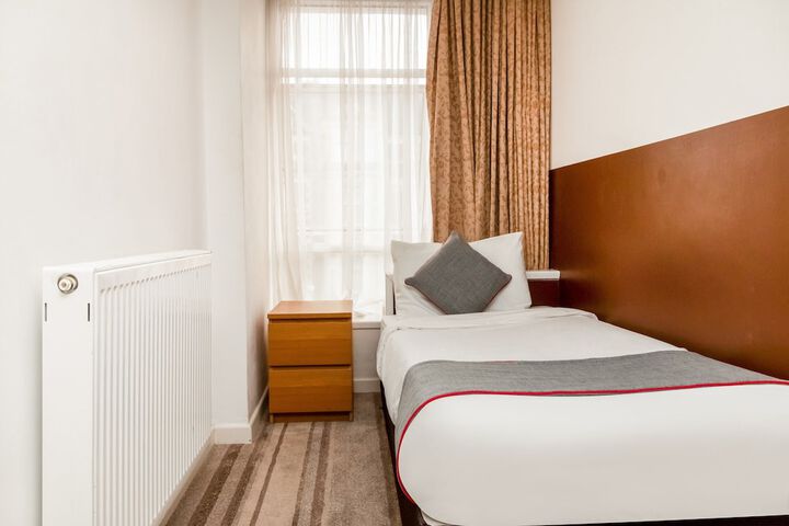 Room 14 of 64