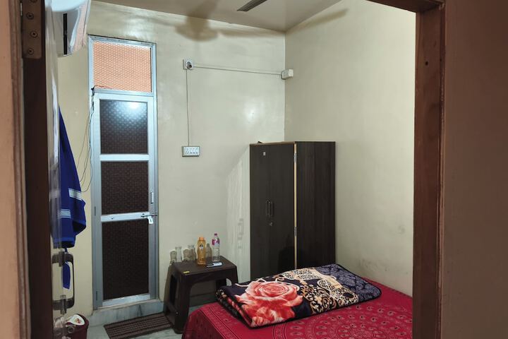 Room 3 of 6
