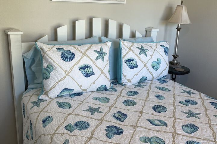 Room 6 of 24