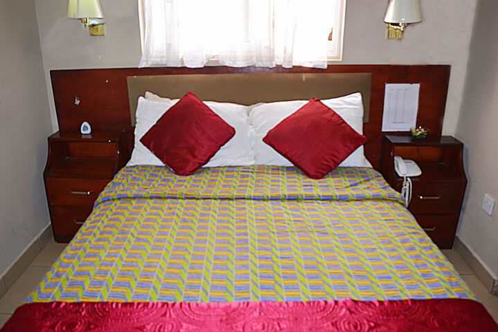 Room 6 of 50