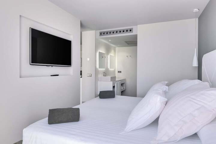 Room 10 of 62
