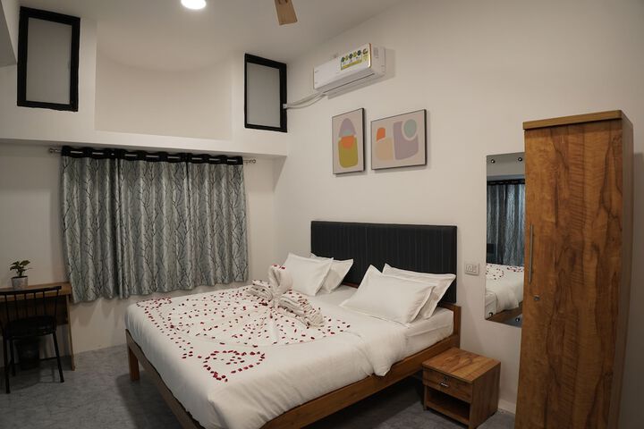 Room 11 of 29