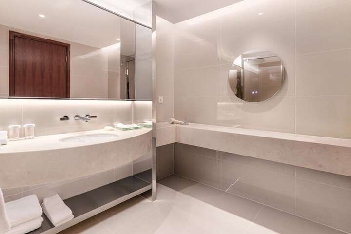 Room 21 of 42
