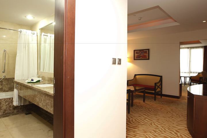 Room 40 of 93