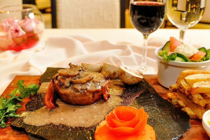 Dining 53 of 62