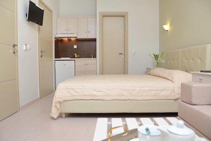 Room 3 of 41