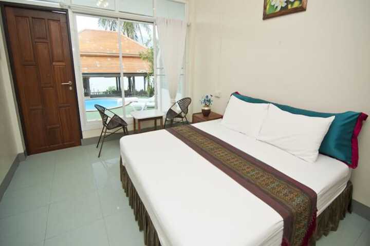 Room 4 of 73