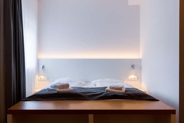 Room 12 of 44
