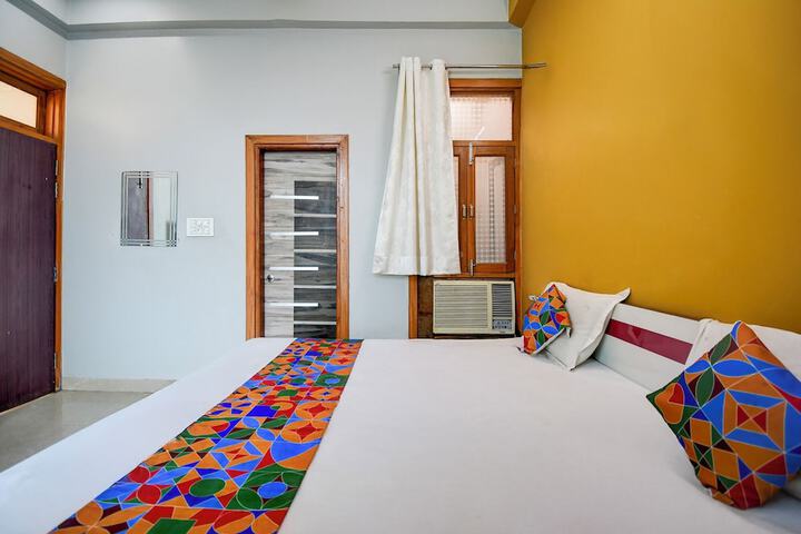 Room 14 of 27