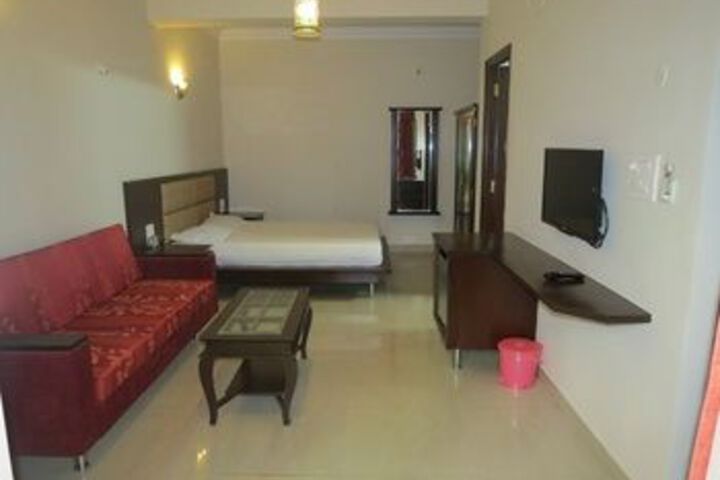 Room 13 of 15