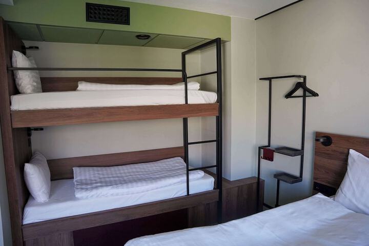 Room 25 of 57