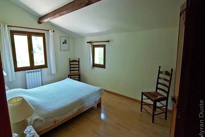 Room 2 of 6