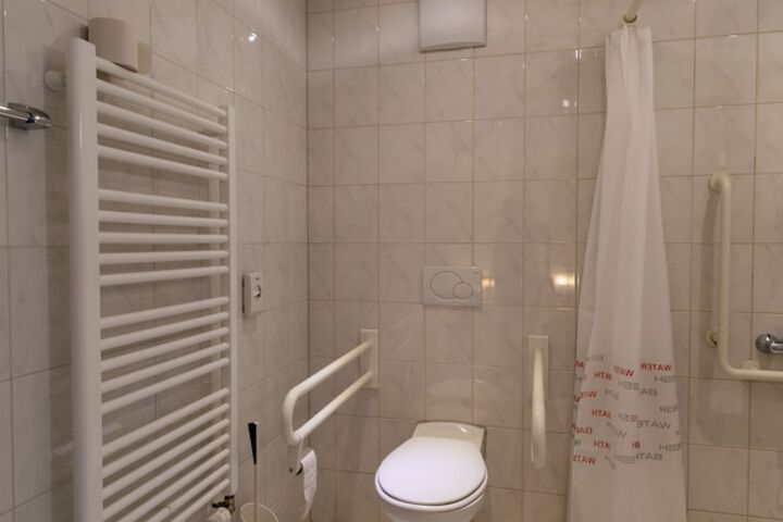 Room 18 of 36