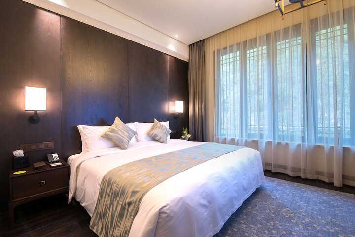 Room 4 of 46