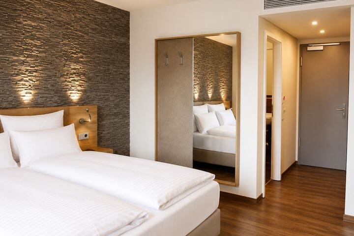 Room 5 of 30