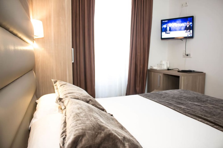 Room 6 of 21