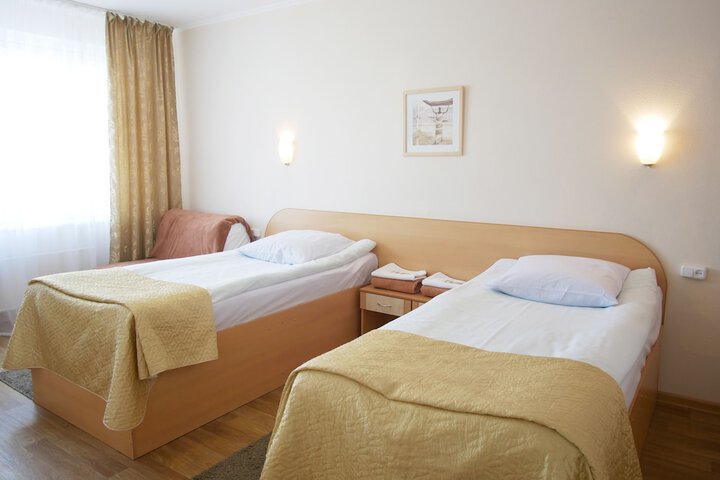 Room 17 of 49