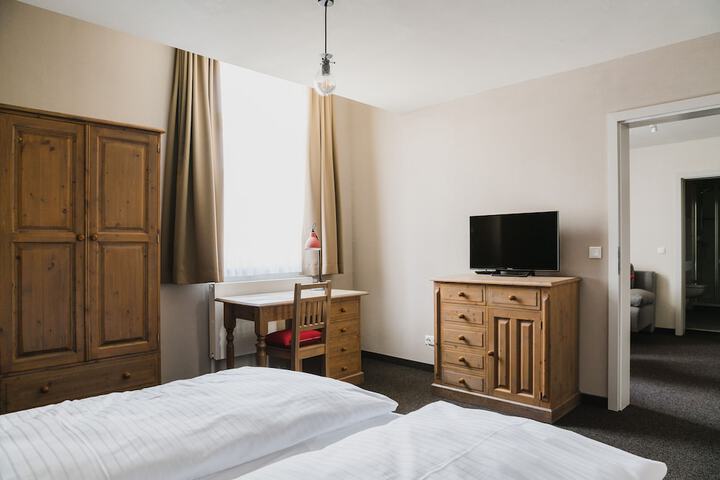 Room 11 of 75