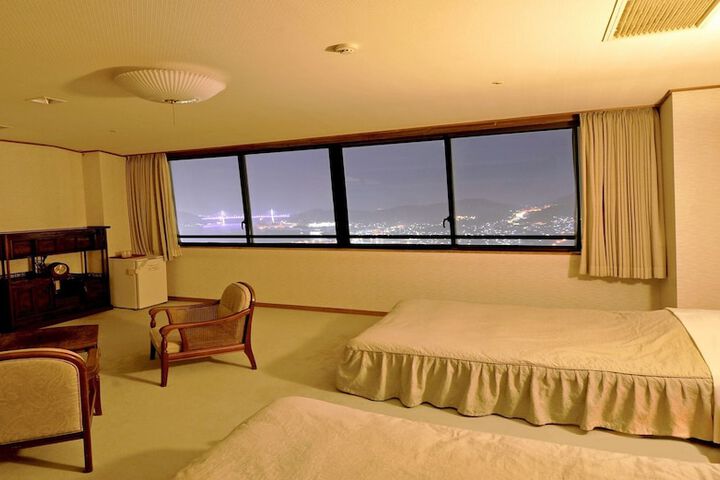 Room 5 of 27
