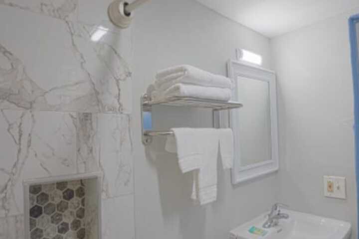 2 Double Beds (4 of 12)
