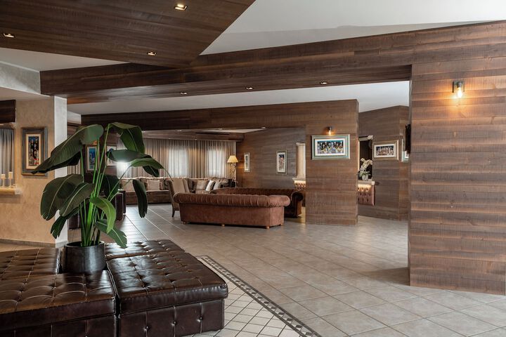 Hotel Interior 4 of 51