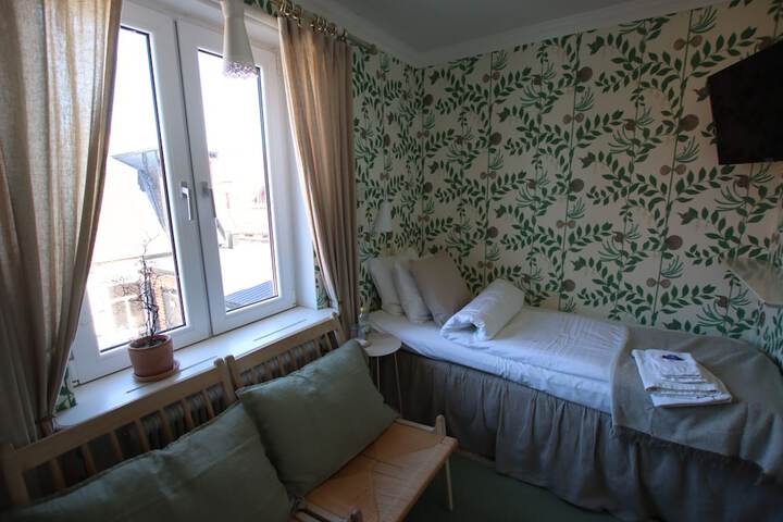 Room 23 of 62