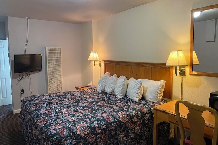 Room 15 of 26