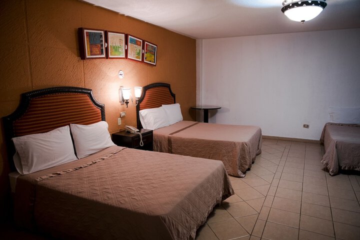 Room 10 of 73