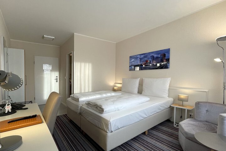 Room 51 of 89