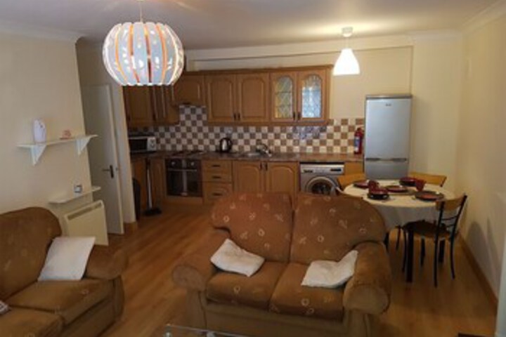 2 bedroom apt great location smithfield