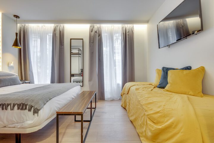 Room 8 of 34