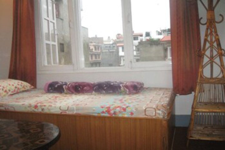 Room 12 of 25
