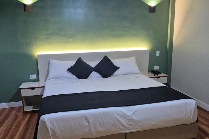 Room 6 of 54