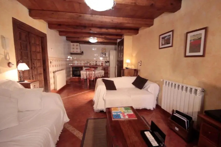 Room 5 of 12